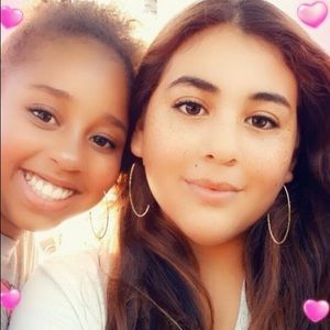 Meet your Posher, Sofia and elaya